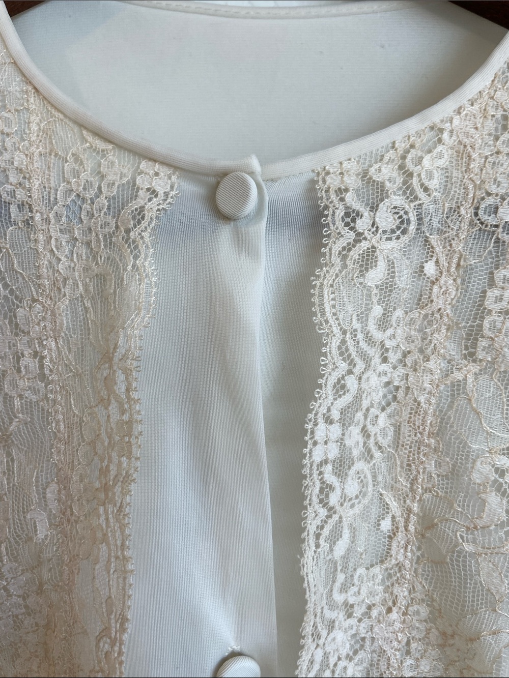 Vanity Fair Cream Lace-Trim Short Sleeve Vintage Top • 38 - Picture 15 of 16